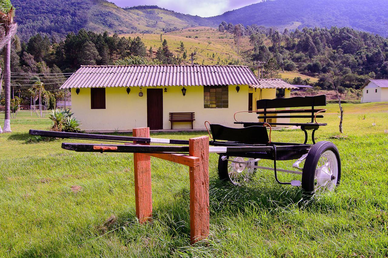 Salão de jogos - Picture of Hotel Fazenda Santa Rita, Joanopolis